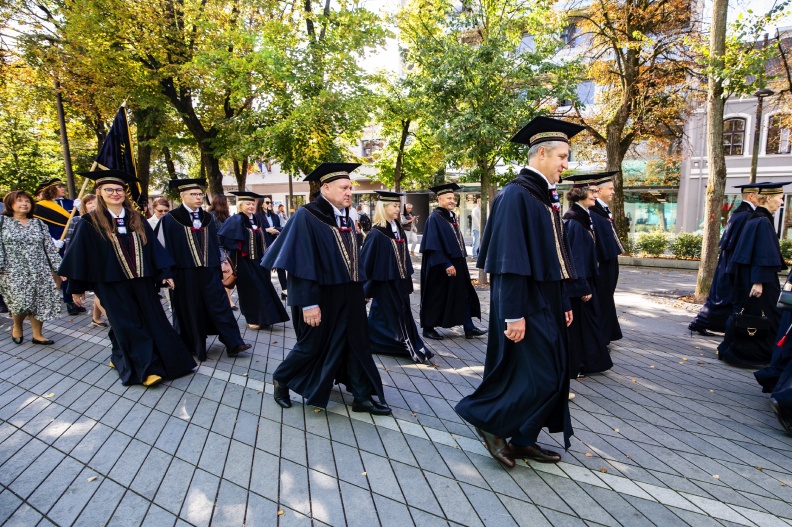 20250901-TBIL100440-2