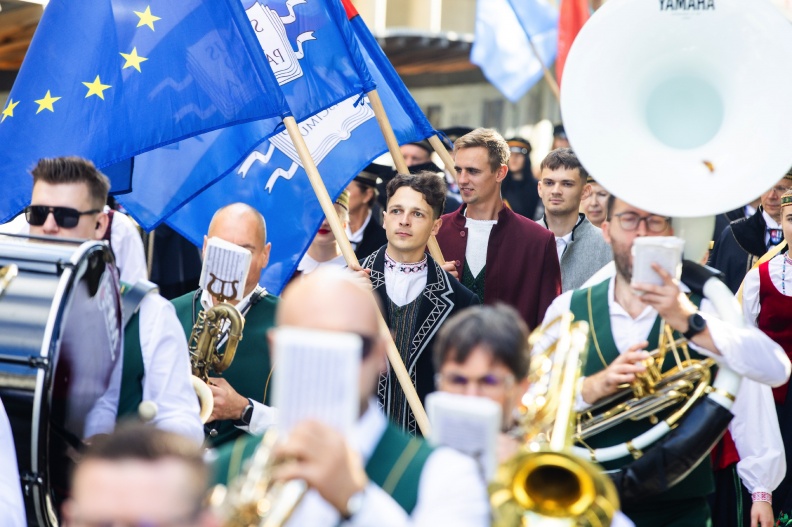 20250901-TBIL100810-2