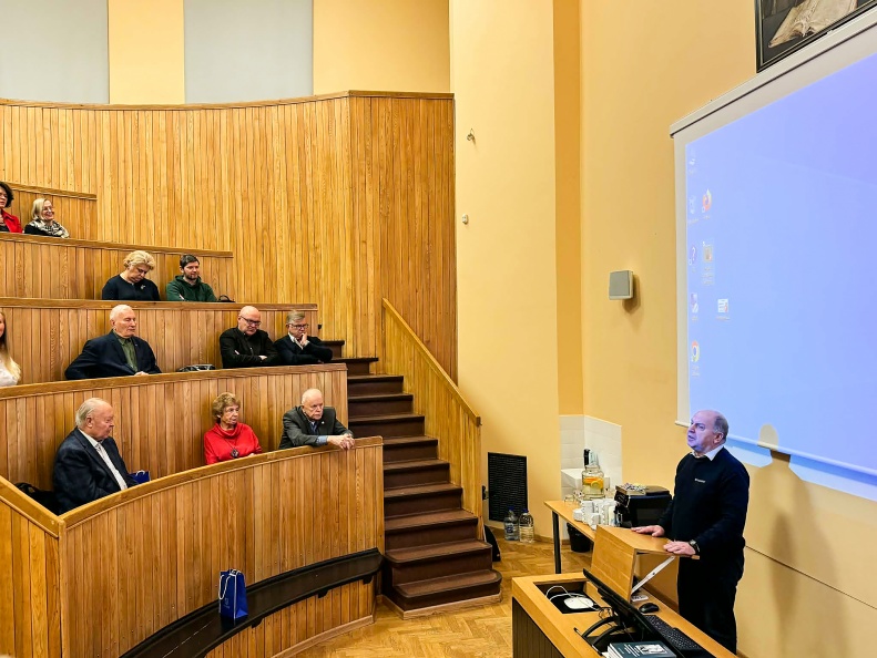 4bf9710c-31d7-490a-98f5-6427b0dd3bd3